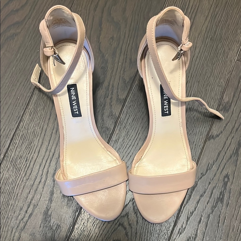 Nine West Nude Heels size 7